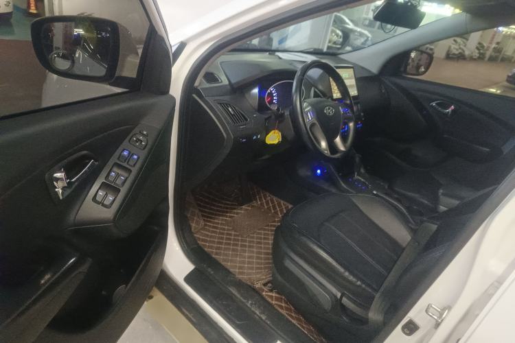 Used Hyundai ix35 2013 2.0L Automatic Two-Wheel Drive Smart GLS China IV Standard