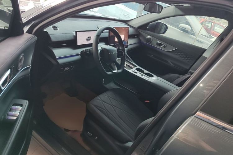Used Chery Tiggo 8 PLUS 2025 290TGDI DCT Luxury 7-Seater