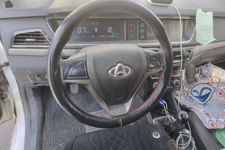 Used CHANGAN KAICHENG Oushang A600 2016 1.5L Manual Luxury 7-Seater Steering Wheel