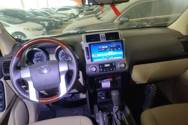 Used Toyota Prado 2016 2700 TX 7-Seater Middle East Version Center Console