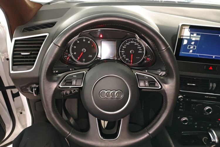 Used Audi Q5 2017 Plus 40 TFSI Technology Model