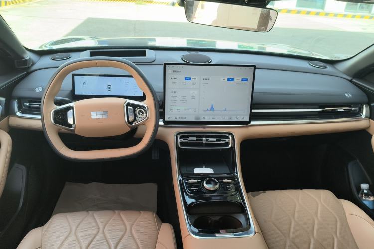 Used Geely Galaxy A7 2025 Model EM-i 150km Starship Edition Center Console