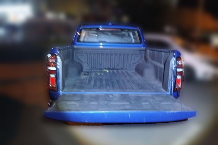 Used Great Wall Poer 2024 2.4T Passenger Version Automatic Diesel 4x4 Comfort Trim Trunk