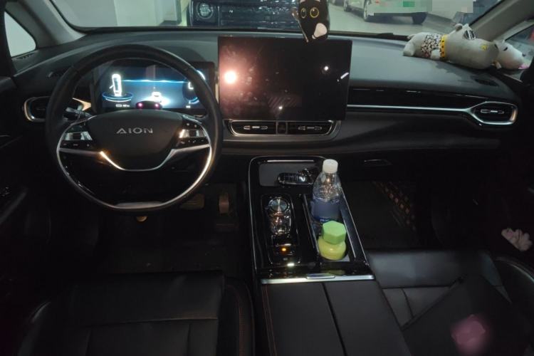 Used AION V 2021 Plus 70 Smart Technology Edition Lithium Iron Phosphate Center Console