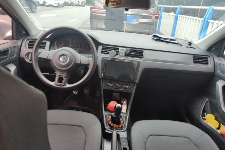 Used Volkswagen Santana 2013 1.6L Manual Fashion Edition Center Console