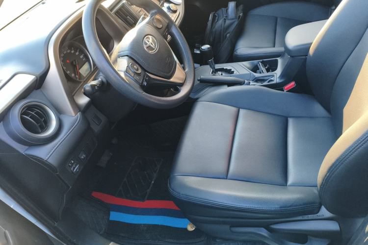 Used Toyota RAV4 2015 2.0L CVT Two-Wheel Drive Fashion Edition