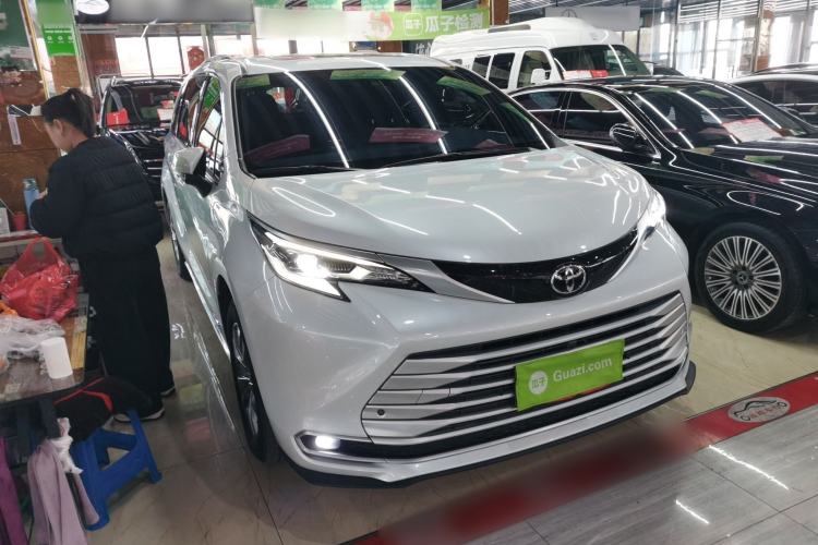 Used Toyota SIENNA 2024 2.5L Hybrid Four-Wheel Drive Prestige Edition
