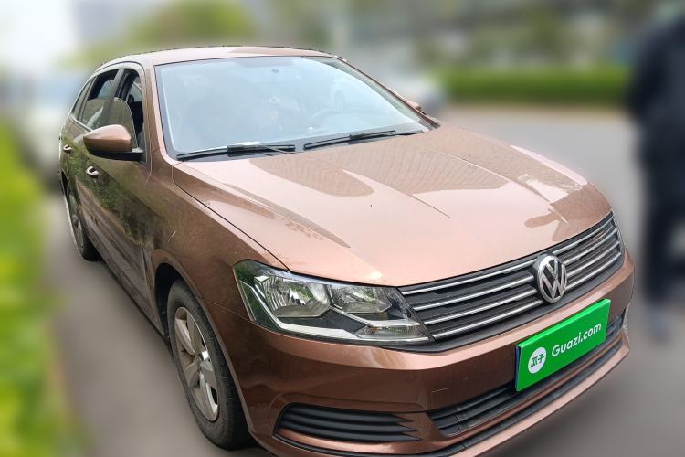 Used Volkswagen Gran Lavida 2015 1.6L Automatic Fashion Edition Front Right 45 Deg