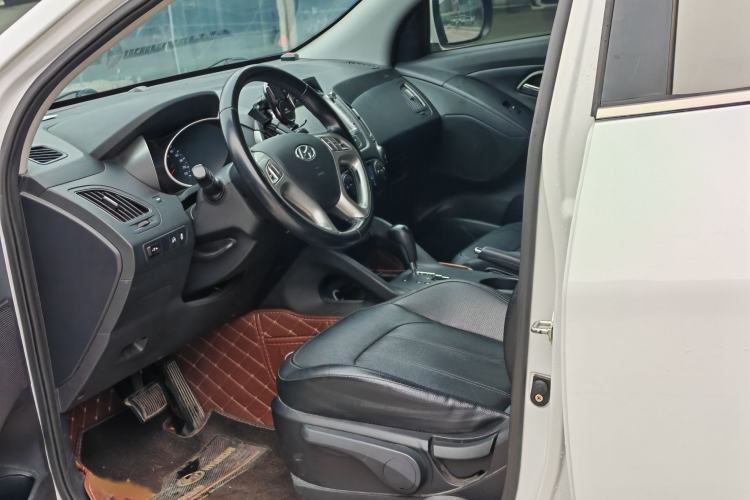 Used Hyundai ix35 2013 2.0L Automatic Two-Wheel Drive Smart GLS China IV Standard