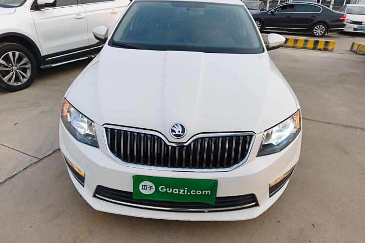 Used Skoda Octavia 2017 1.6L Manual Front-Wheel-Drive Version