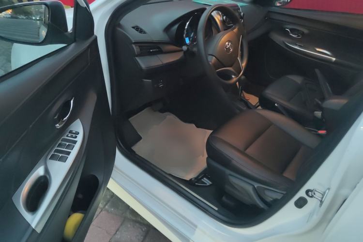 Used Toyota YARiS L Zhi Xuan 2015 1.5E Automatic Charm Edition