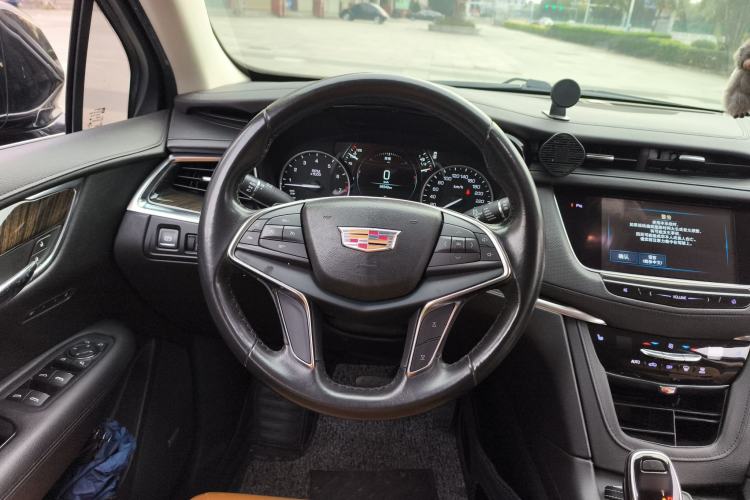 Used Cadillac XT5 2018 25T Luxury Model
