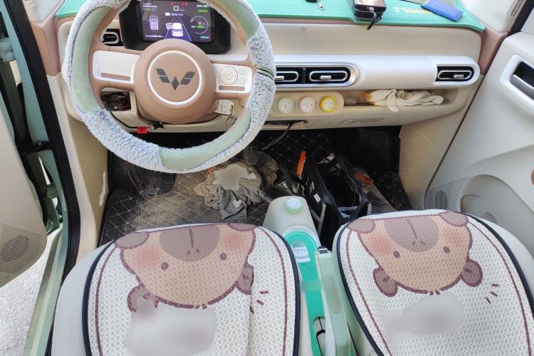 Used Wuling Hongguang MINIEV 2024 3rd Generation 215km Youth Edition Center Console