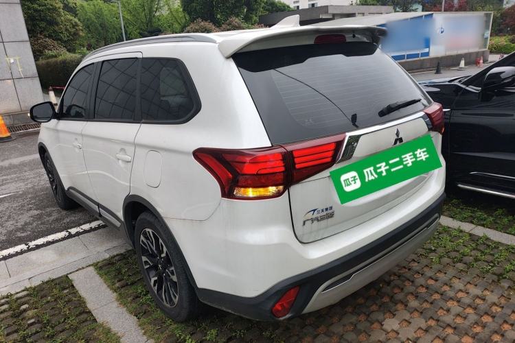 Used Mitsubishi Outlander 2020 2.0L Two-Wheel Drive Enjoyment Version 5 Seats
