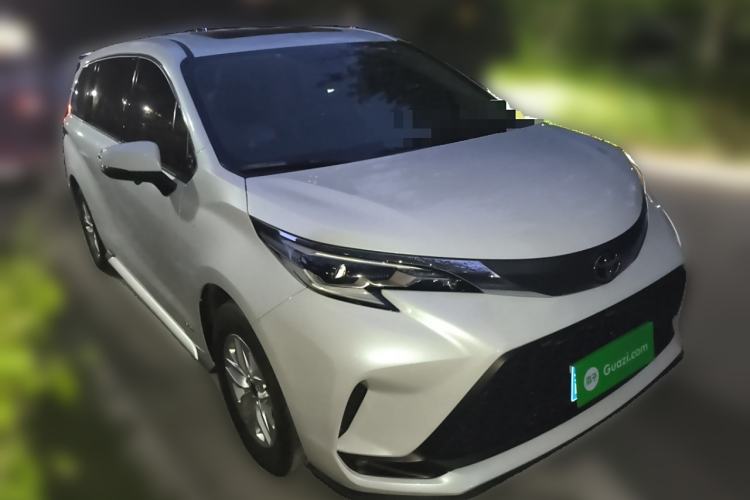 Used Toyota Granvia 2024 2.5L Hybrid Comfort Edition Front Right 45 Deg