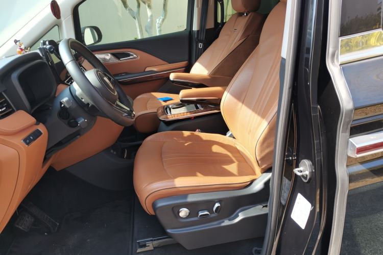 Used Hongqi HQ9 2023 2.0T Smart Connect Flagship Edition