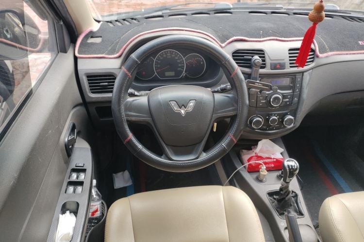 Used Wuling Hongguang 2014 1.5L S Standard Version Steering Wheel
