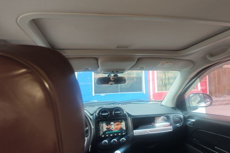 Used Jeep Compass 2013 2.0L two-wheel drive sport version