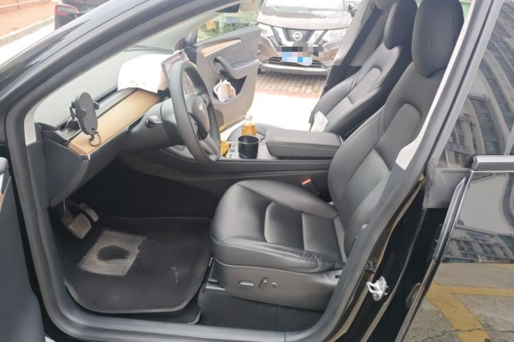 Used Tesla Model Y 2021 Long-Range All-Wheel-Drive Version Left Front Seat