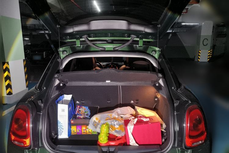 Used MINI 2016 2.0T COOPER S Pioneer Edition Five-Door Model Trunk