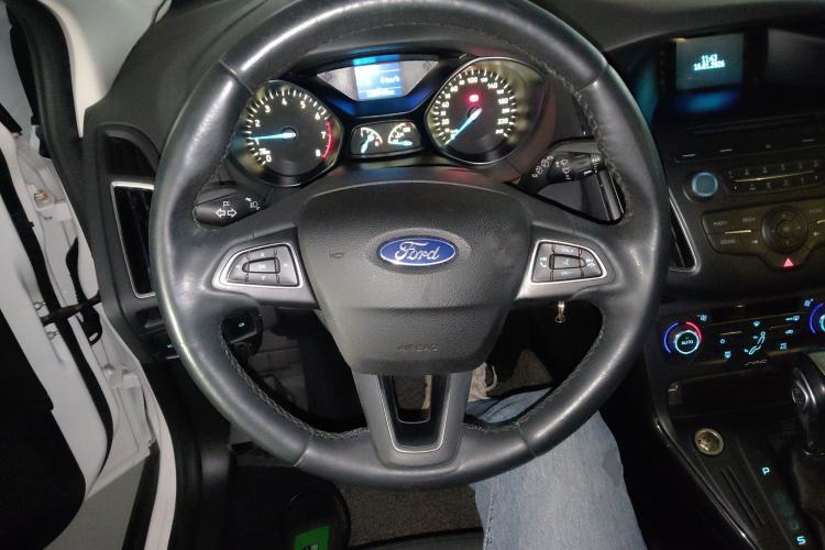 Used Ford Focus 2015 Hatchback 1.6L Automatic Fashion Edition
