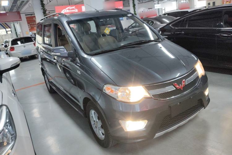 Used Wuling Hongguang 2014 1.5L S Luxury Model
