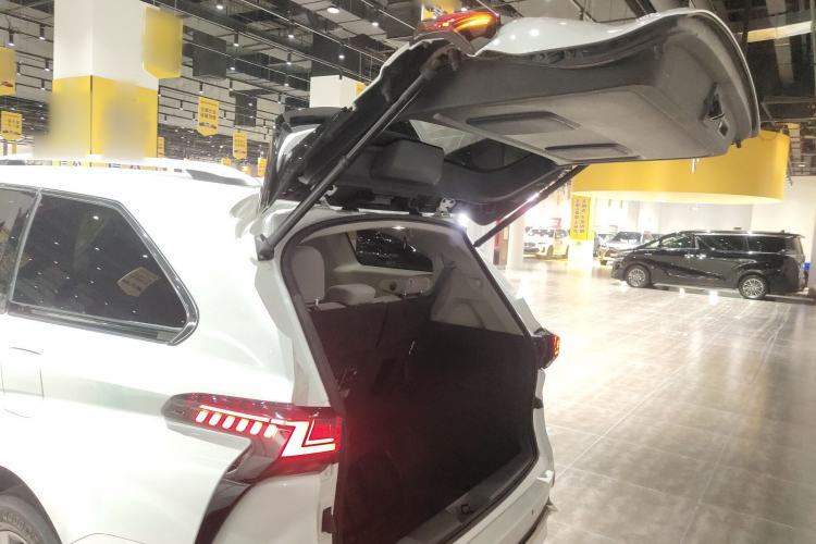 Used Toyota Sienna 2023 2.5L Hybrid Comfort Edition