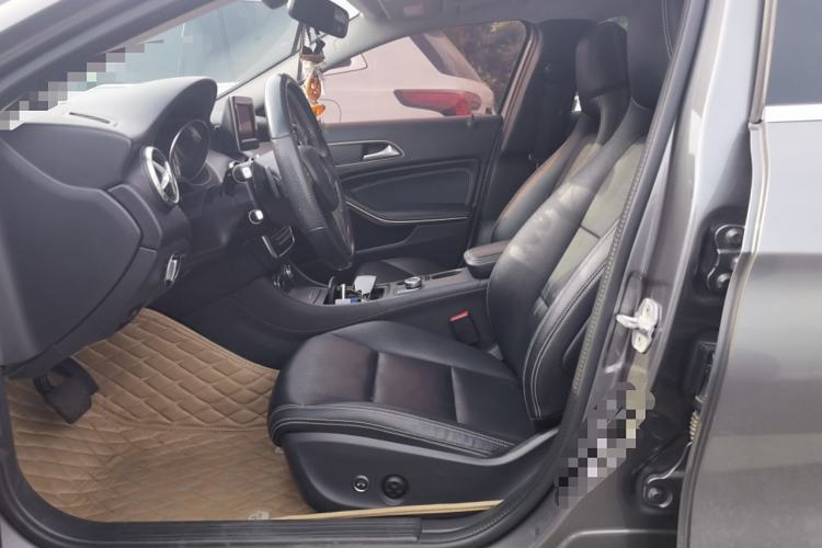 Used Mercedes-Benz GLA 2015 GLA 200 Sport Edition Left Front Seat