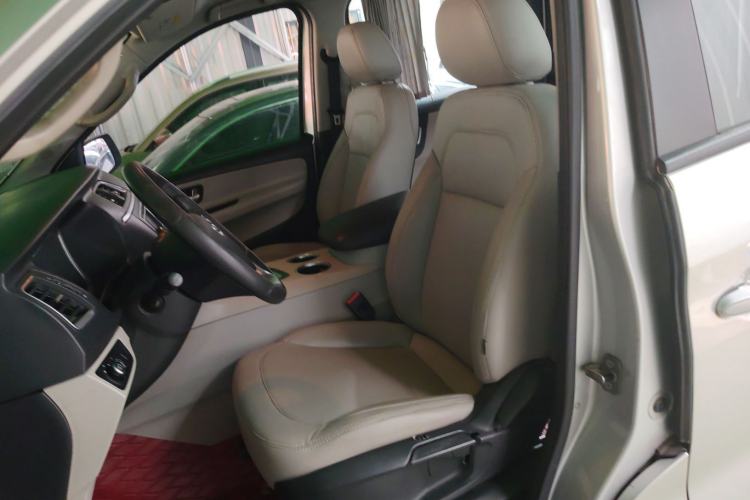 Used Huasong 7 2017 2.0T Automatic Elite Edition Left Front Seat