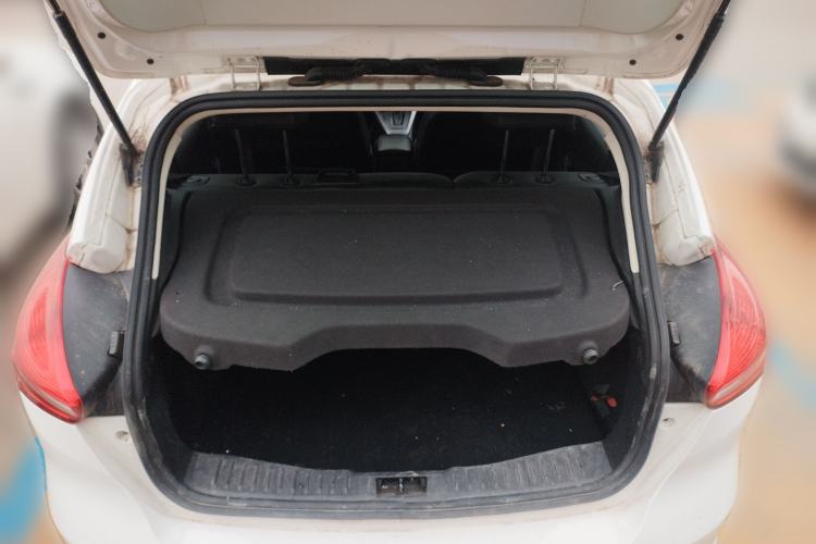 Used Ford Focus 2018 Hatchback Classic 1.6L Automatic Comfort Plus SmartDrive Edition Trunk