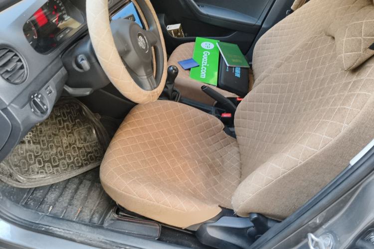 Used Volkswagen Jetta 2015 1.6L Manual Fashion Edition Left Front Seat