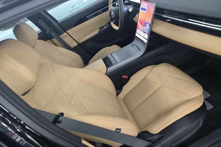 Used Geely Galaxy L6 2024 125km PLUS Dragon Edition