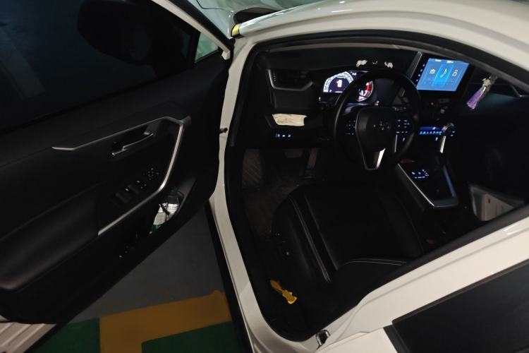 Used Toyota RAV4 2020 2.0L CVT Two-Wheel Drive Fashion Edition Driver Seat