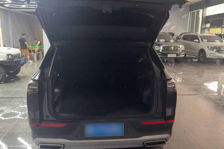 Used Volkswagen Tavendor 2023 330TSI Luxury Touring Edition Trunk