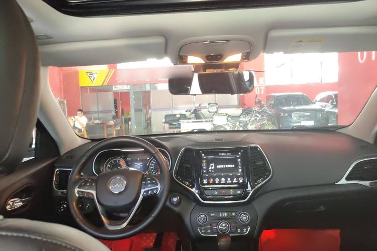 Used Jeep Cherokee 2019 2.0T Four-Wheel Drive Exploration Edition + Autonomous Driving Smart Package China V