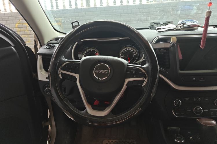 Used Jeep Cherokee 2016 2.4L Professional Smart Version