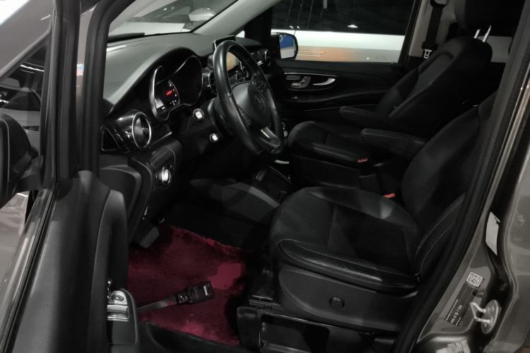 Used Mercedes-Benz V-Class 2017 V 260 Avantgarde Edition