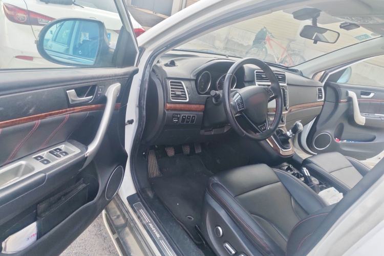 Used Haval H6 2015 Revised Version Sport Edition 1.5T Manual Transmission Two-Wheel Drive Elite Grade Driver Seat