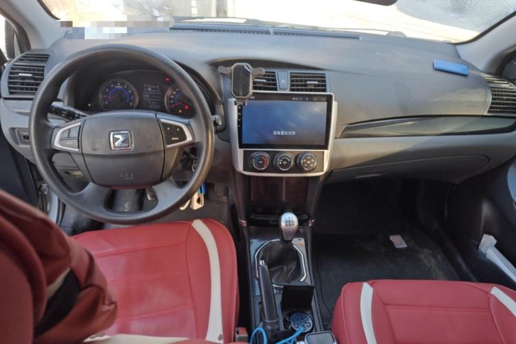 Used Zotye Z300 2014 1.5L Urban Edition Manual Luxury Model Center Console