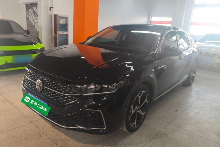 Used Volkswagen Passat 2024 380TSI Starry Dragon Edition