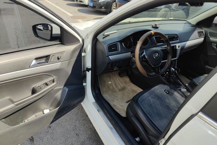 Used Volkswagen Gran Lavida 2015 230TSI DSG Comfort Edition
