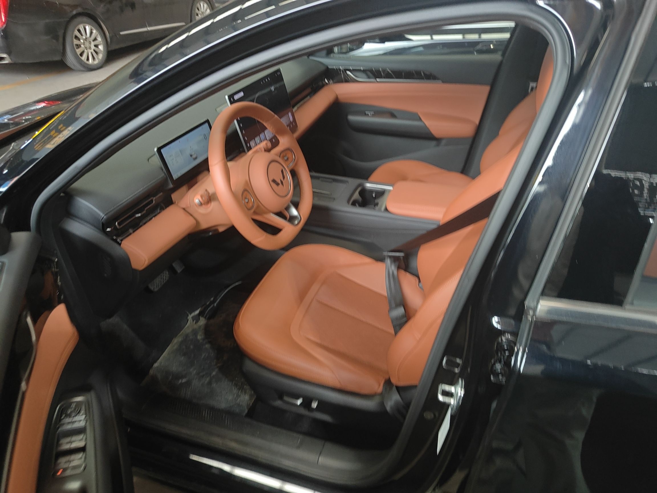 Переднее сиденье в автомобиле