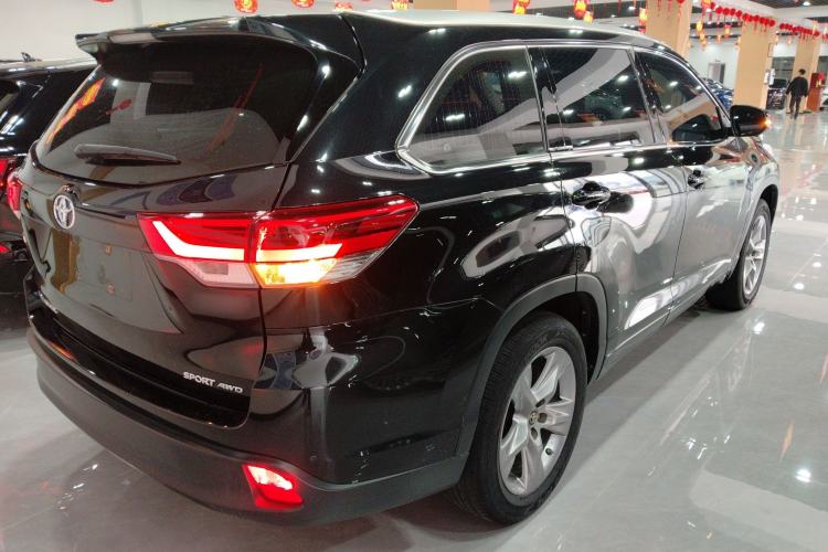 Used Toyota Highlander 2018 2.0T Four-Wheel Drive Luxury Version 7 Seats China VI Standard
