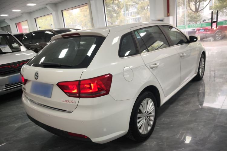 Used Volkswagen Gran Lavida 2013 1.6L Automatic Comfort Model
