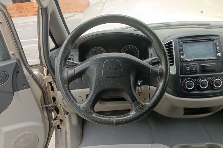 Used FORTHING Lingzhi 2015 V3 1.5L 7-Seater Luxury Model Steering Wheel