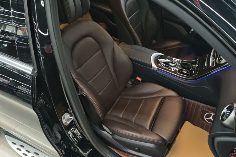 Used Mercedes-Benz GLC 2019 GLC 260 L 4MATIC Dynamic Model