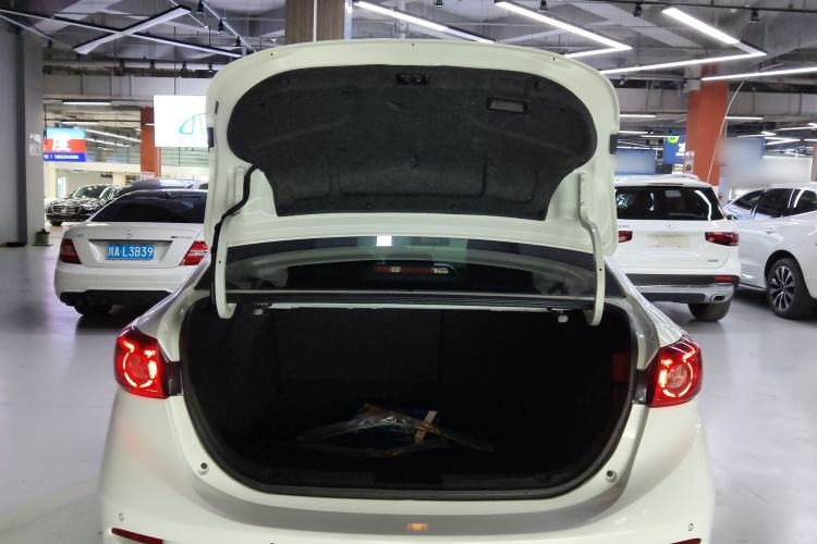 Used Mazda Mazda 3 Axela 2017 Sedan 1.5L Automatic Luxury Model Emission Standard China V
