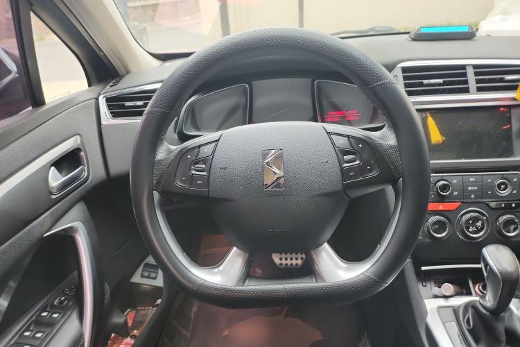 Used DS 6 2014 1.6T Luxury Edition THP200
