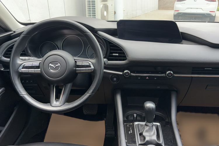 Used Mazda 3 Axela 2021 2.0L Automatic Zhiyao Edition Center Console