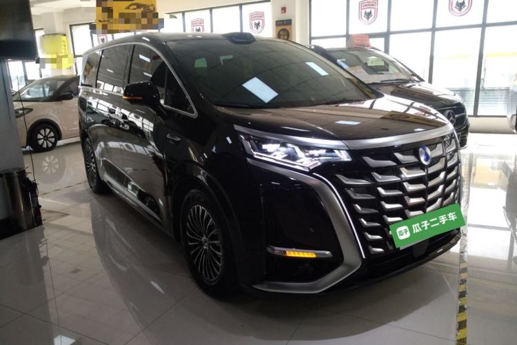 Used Denza D9 2025 DM-i Intelligent Drive 1020 Four-Wheel Drive Flagship Model
